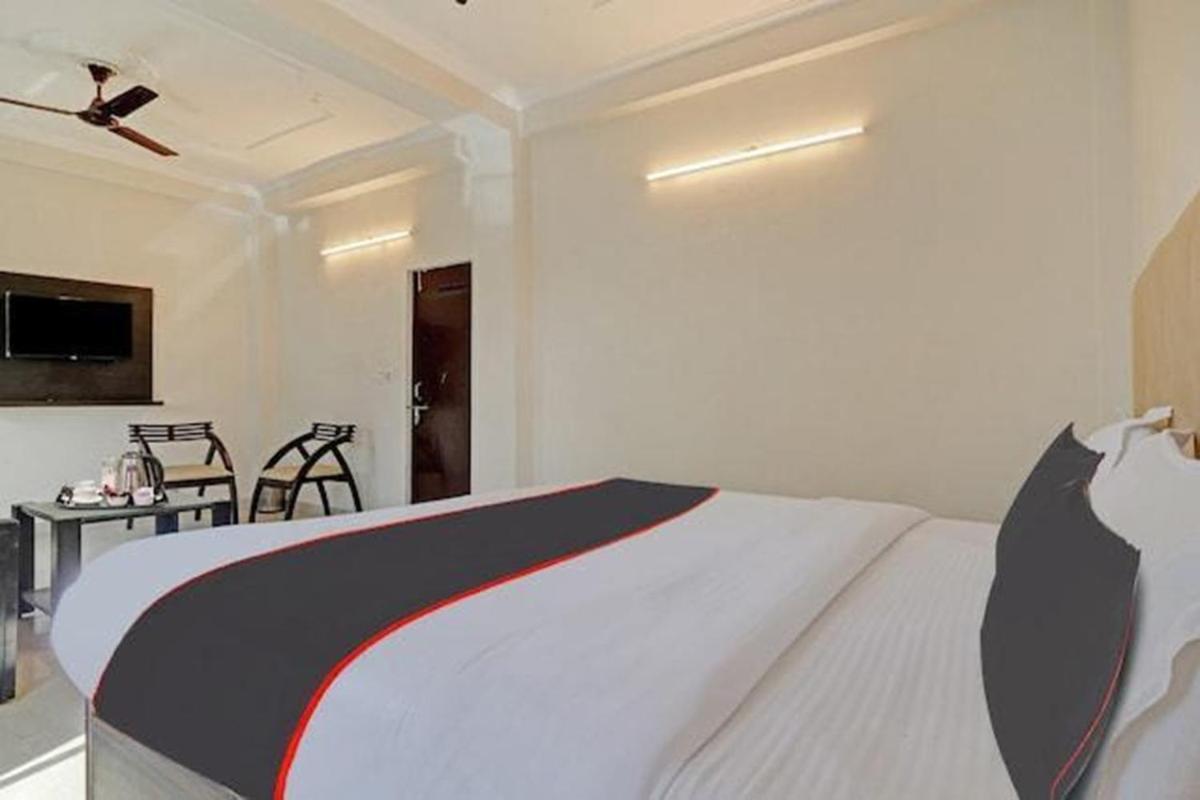 Hotel Amishi Raiwala ภายนอก รูปภาพ